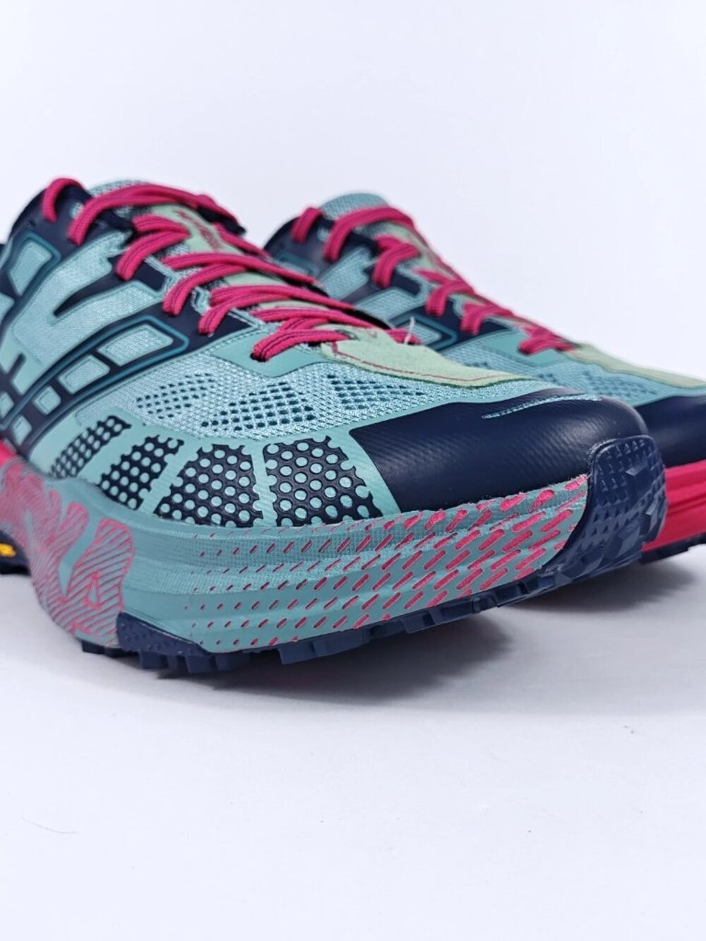 Hoka One One Speedgoat 2 Womens 10.5 Trail Running Shoes Vibram Cushion Blue